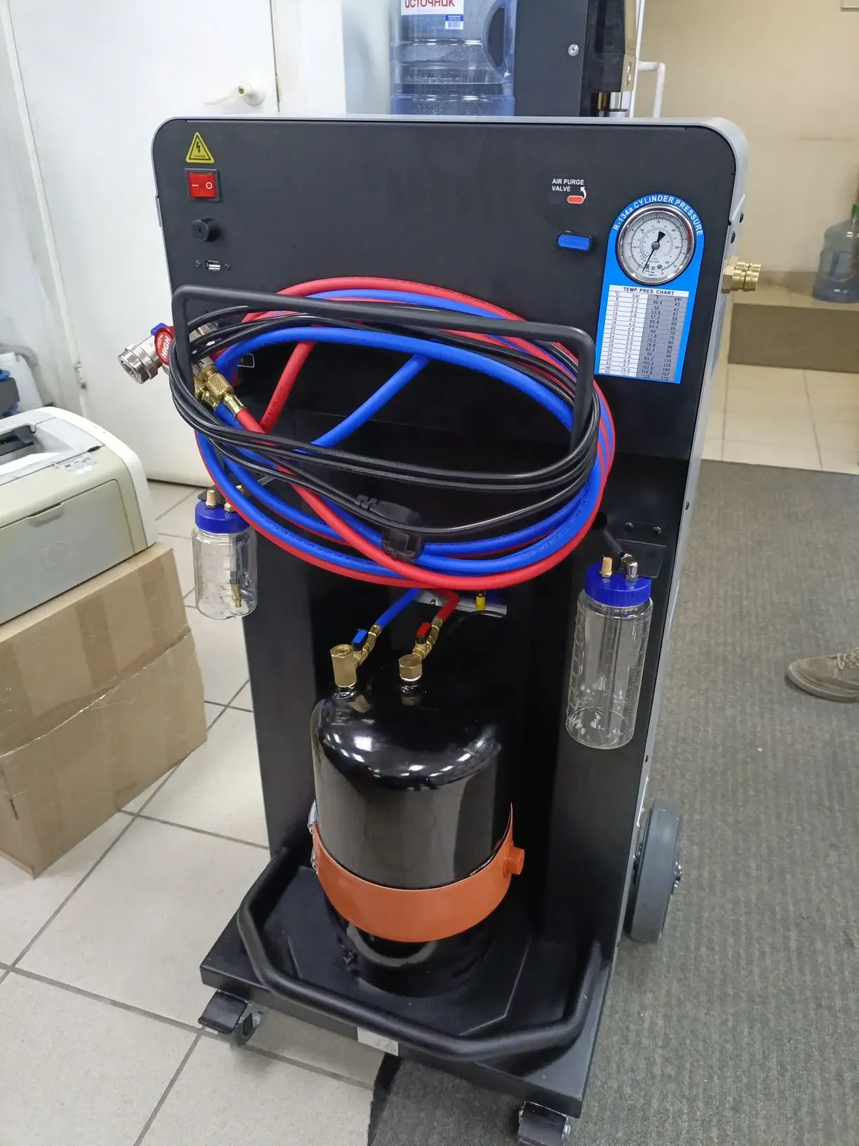 Автоматическая установка для заправки и обслуживания автокондиционеров AC721