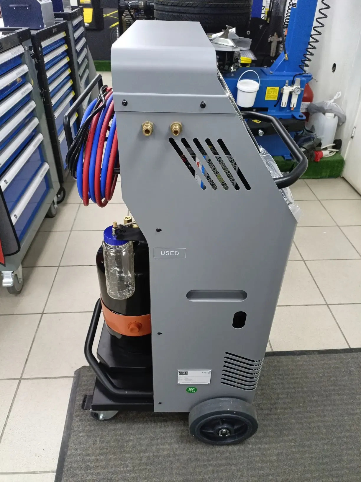 Автоматическая установка для заправки и обслуживания автокондиционеров AC721